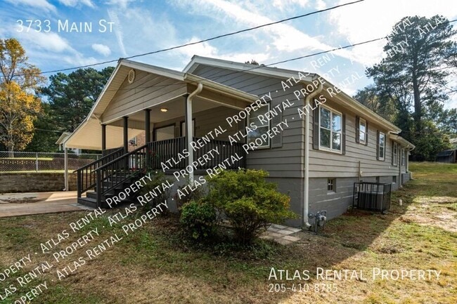 Photo - 3733 Main St