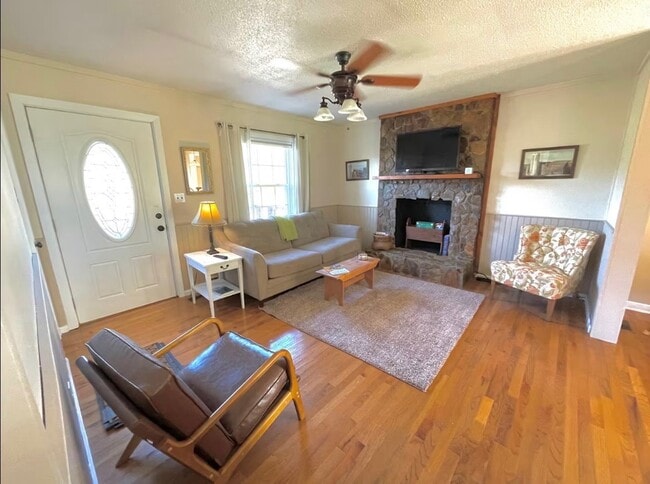 Photo - 420 Sunset Dr