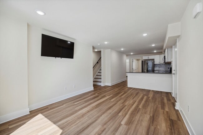 Building Photo - 1519 N Sydenham St Unit A
