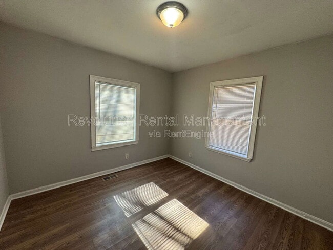 Photo - 2648 Joyce Ave