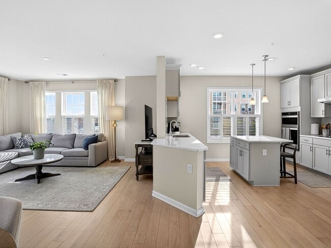 4 Peters Farm Wy Unit 206