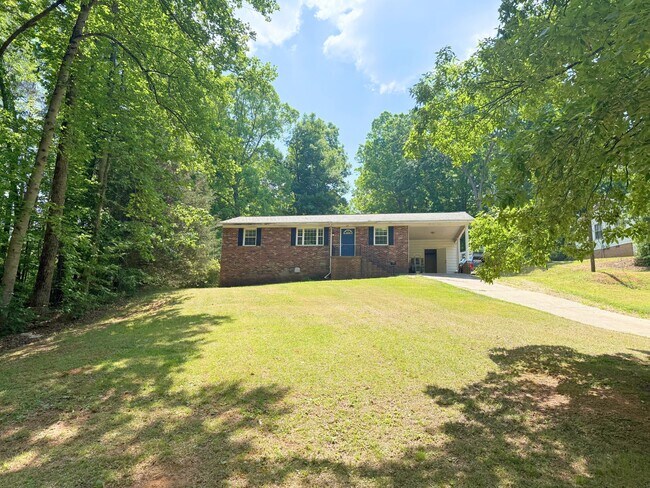 37 Carriage Dr