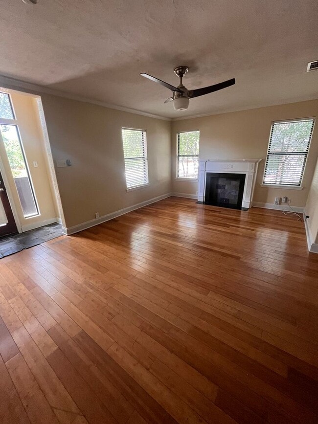 Photo - 1038 E 43rd St Unidad A