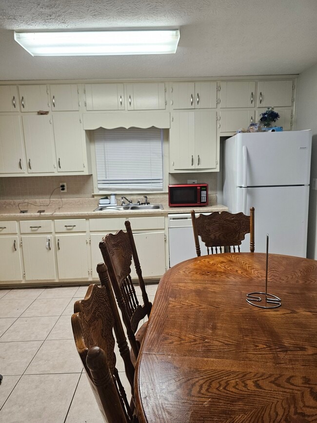 Photo - 587 Jackson Park Ln