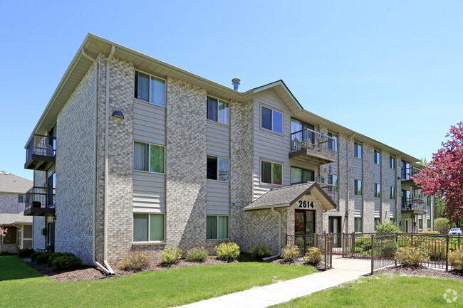 Woodland Park Apartments - Woodland Park Apartments