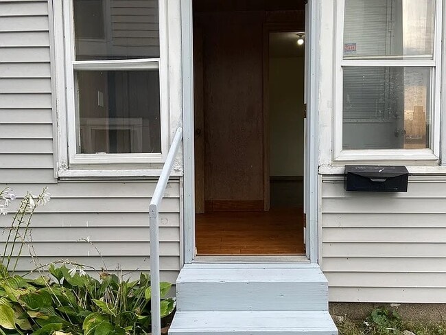 Photo - 705 Maryland Ave E House