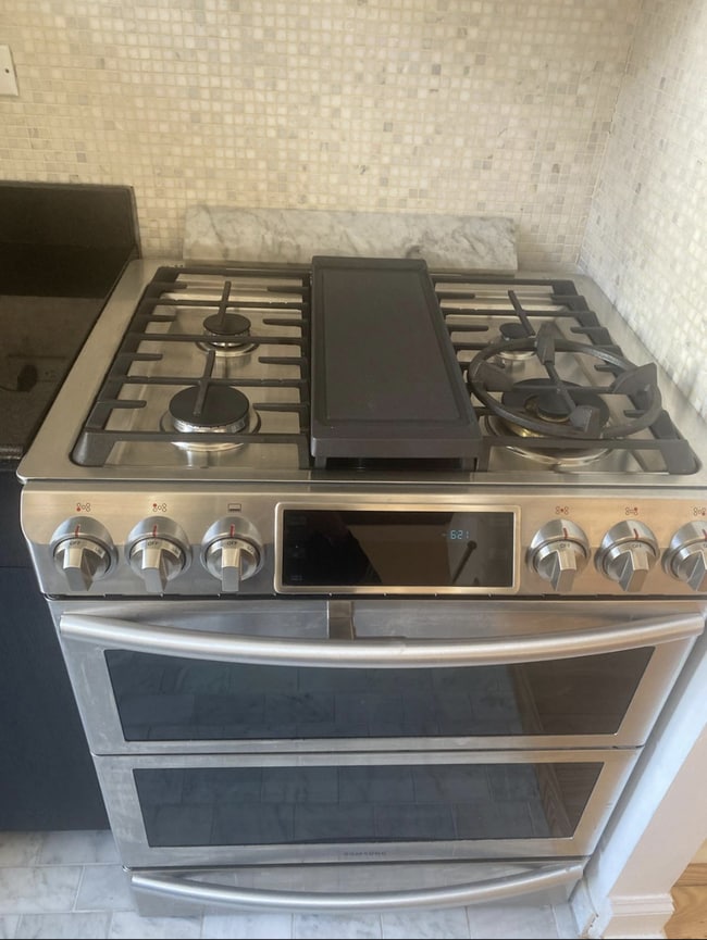 Gama de combustible dual - 380 Rector Pl Unidad 19D