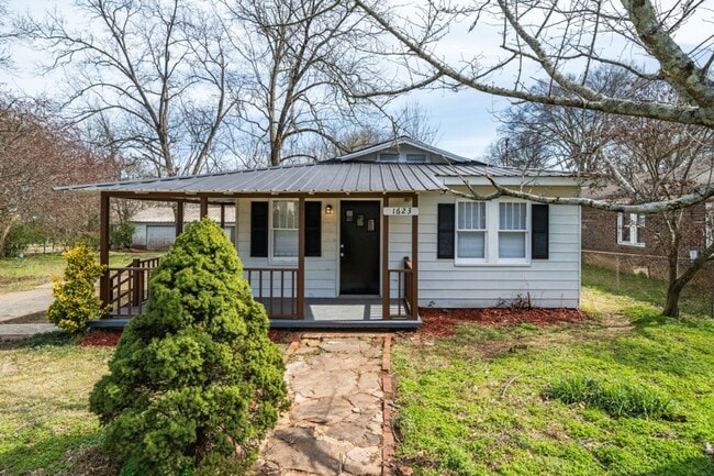 Building Photo - Charming & Fully Renovated Home – Act Fast!
