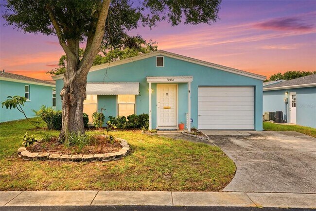 Building Photo - 1008 Heron Ct