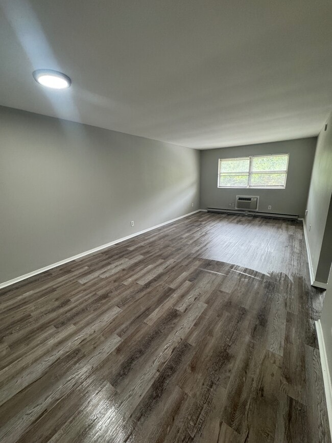 Photo - Wesleyan Apartments