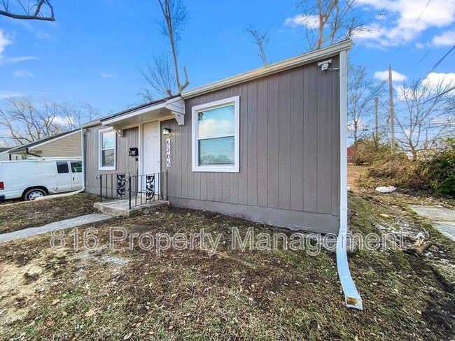 Photo - 5205 Locust Ave