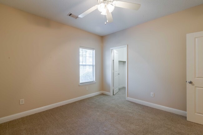 Photo - Bedford Parke Apartments