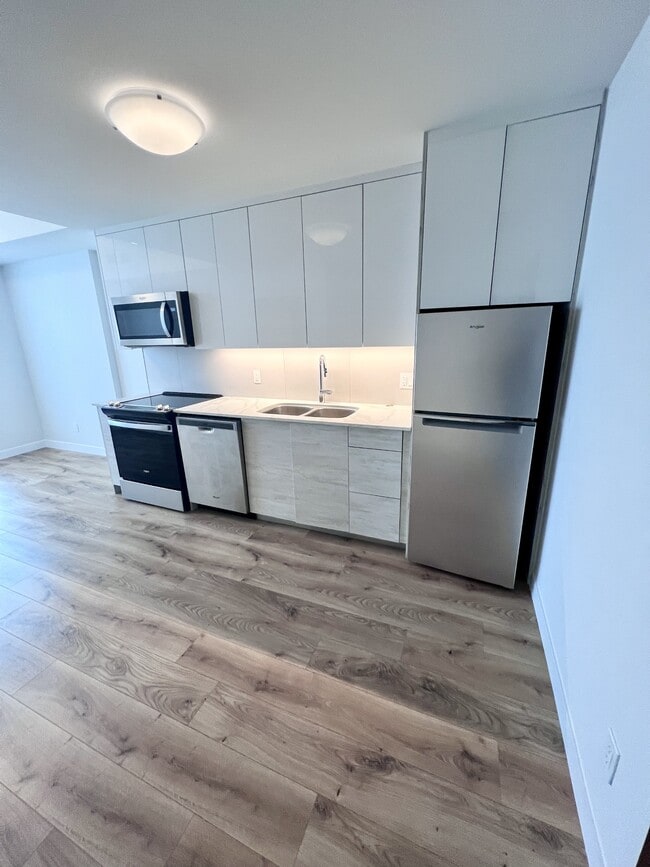 Photo - 60-1260 Frederick St