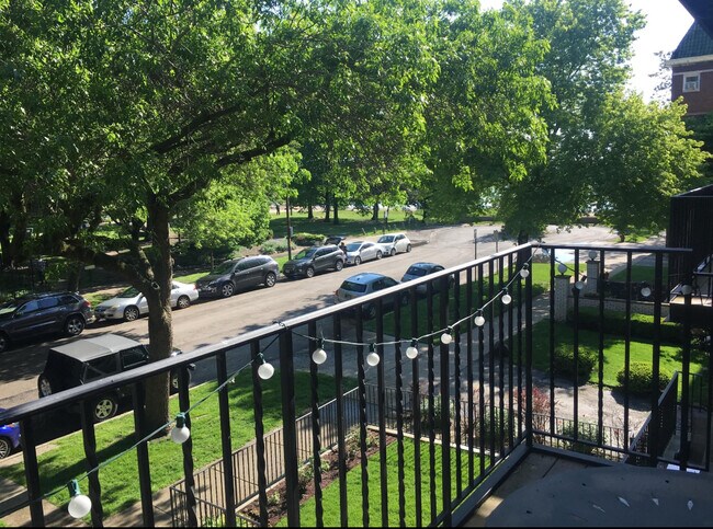 Photo - 1101 W Pratt Blvd Unit 3W