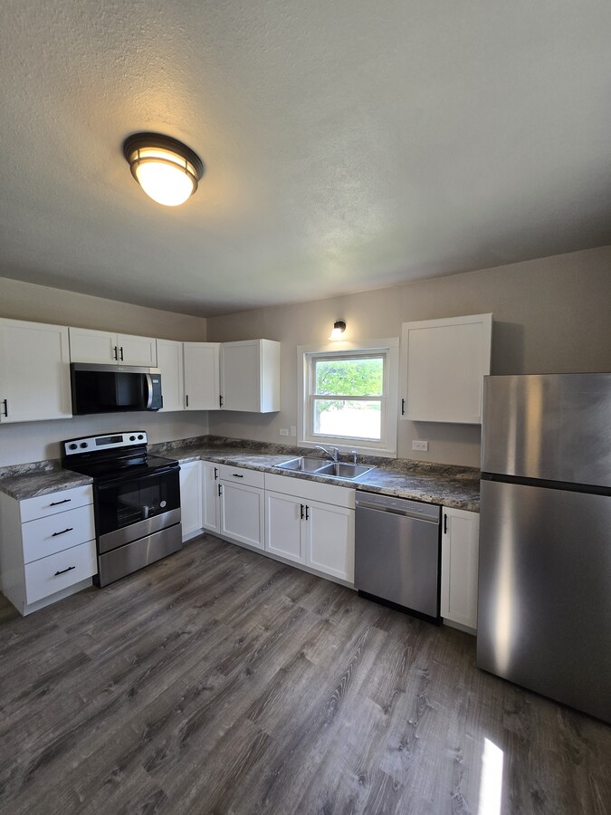 Photo - 107 Lakeview Dr