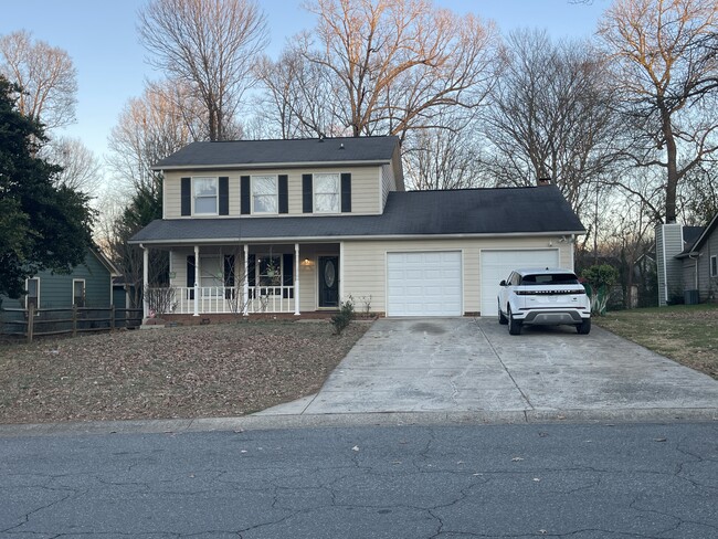 Photo - 6016 Loch Arbor Ln