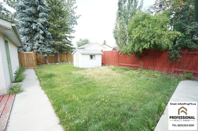 Photo - 3004 79 St NW