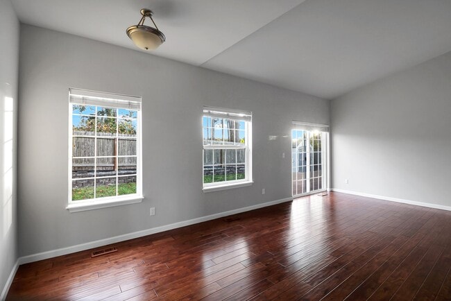 Photo - 3 Bed 2.5 Bath - Fireside - RV/Boat Parking - Fort Nugent Park