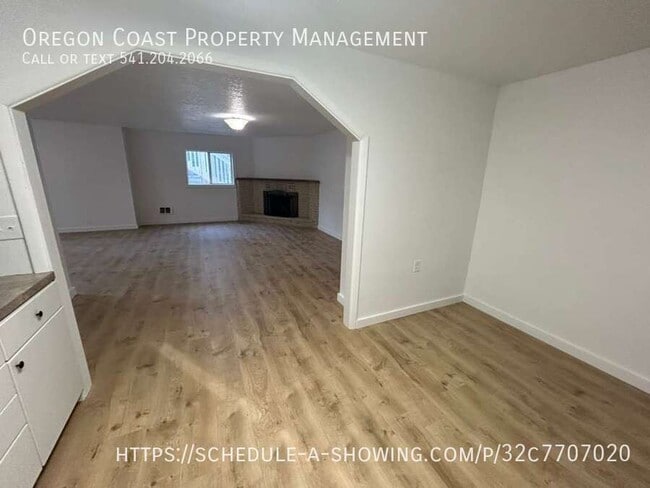 Photo - 426 NW 22nd St Unidad Lower 2 Bedroom