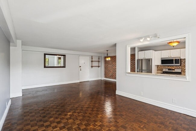 Photo - 8800 JFK Blvd E