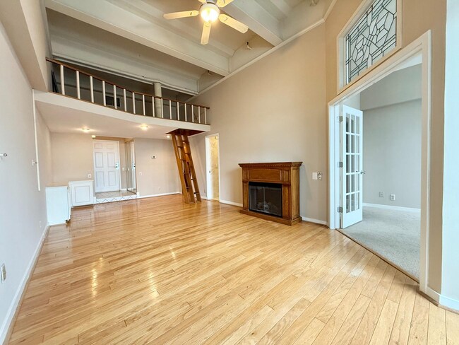 Photo - 3 N Christopher Columbus Blvd Unit 259