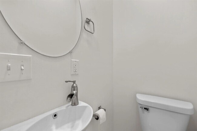 Photo - 5756 De Giverville Ave