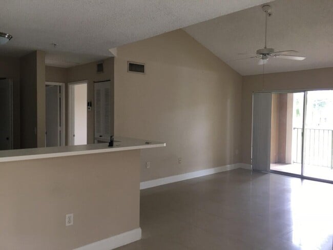 Photo - 7896 Sonoma Springs Cir Unidad 208