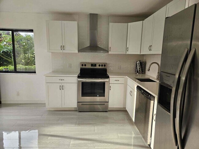 Photo - 5246 Fountains Dr S