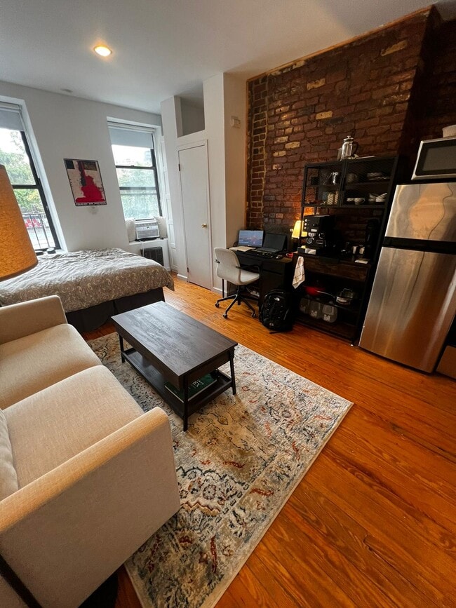 Photo - 203 Chrystie Street