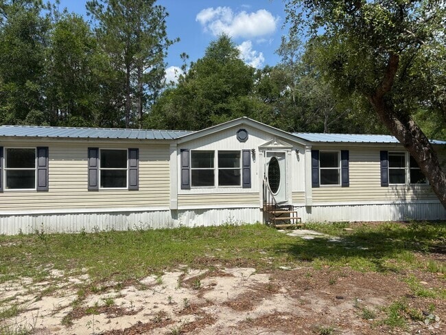 Building Photo - 3 bed 2 bath single family home in quiet area