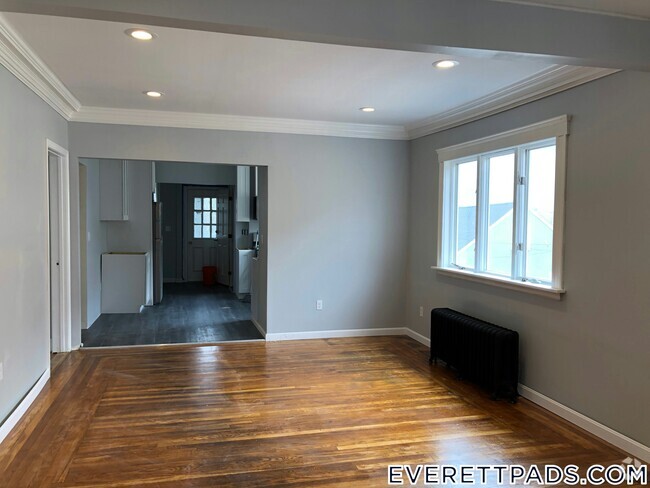 Building Photo - 45 Waverly St Rental