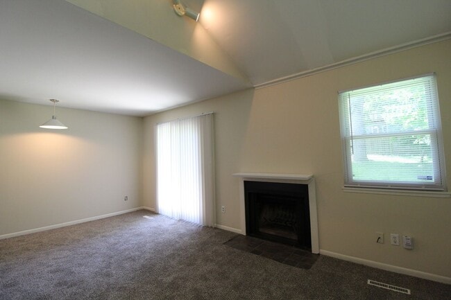 Photo - 2 Bedroom 1 Bath Duplex in the Westport Area