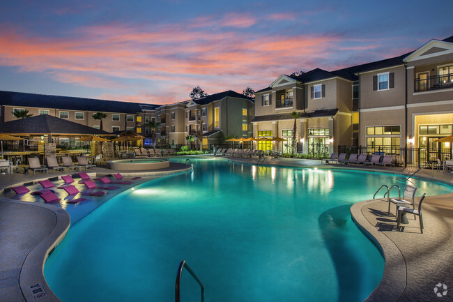 Largest Resort-Style Pool - The Legacy at Baton Rouge Rental