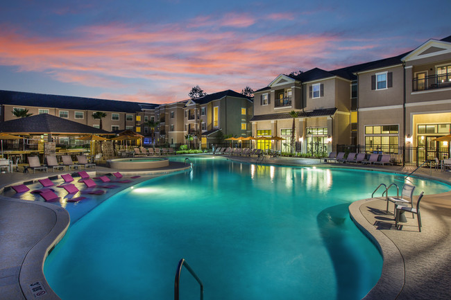 Largest Resort-Style Pool - The Legacy at Baton Rouge Apartments