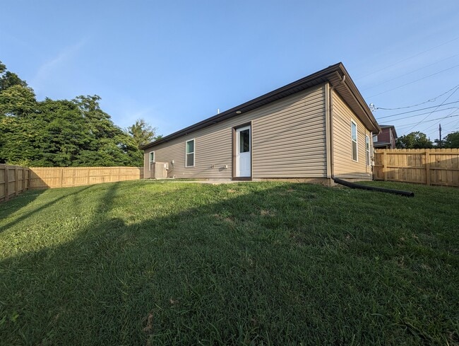 Photo - 426 W 4th St