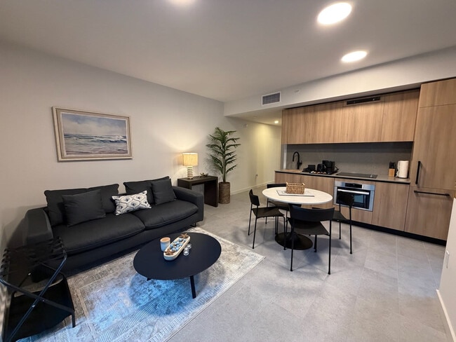 Photo - 121 NE 5th St Unidad SI FL19-ID1505777P