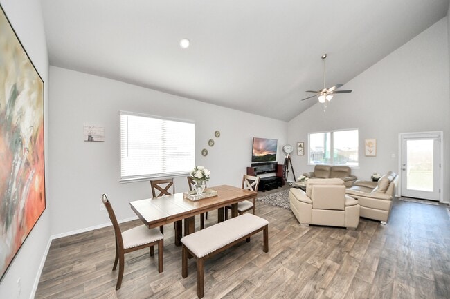 Building Photo - 21303 Bellaria Summit Trail