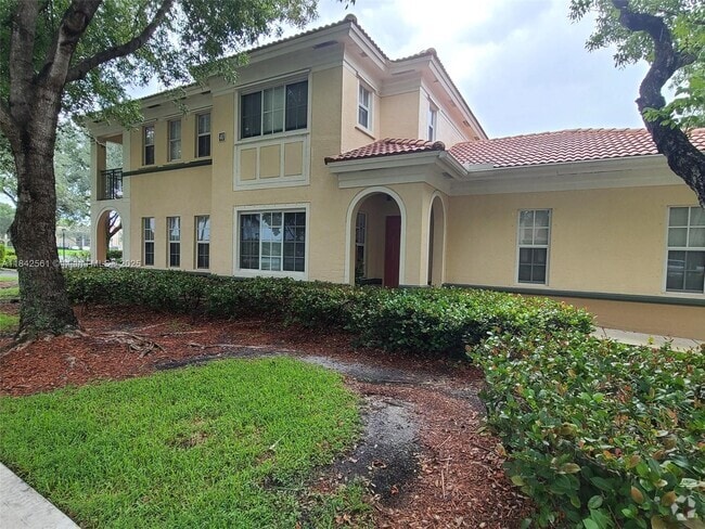 Building Photo - 2541 Centergate Dr Rental