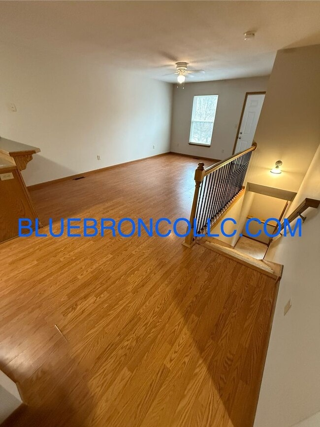 Photo - Georgous duplex in Raymore with a lot to offer!