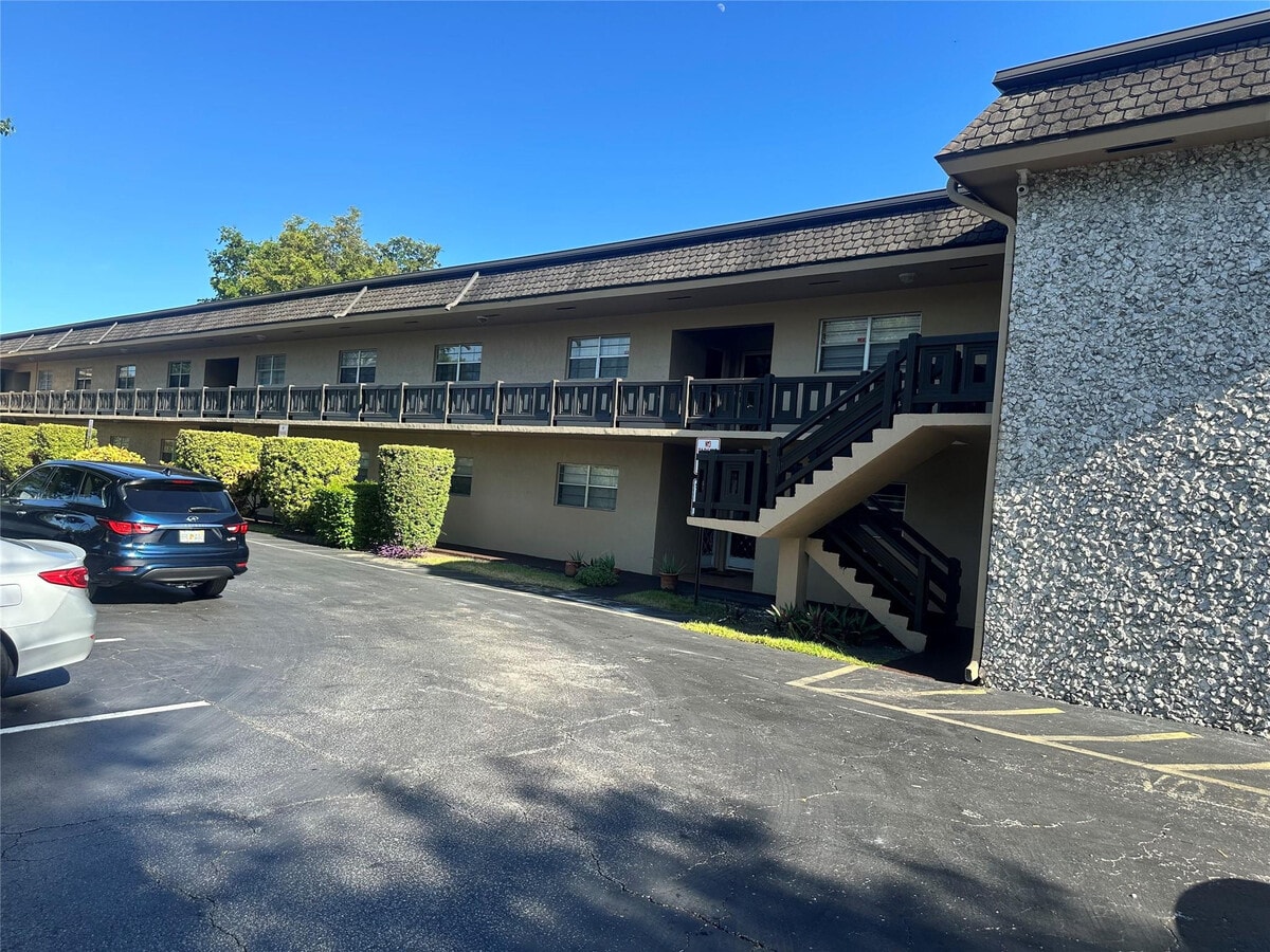 Photo - 5900 NW 17th Pl Unit 103