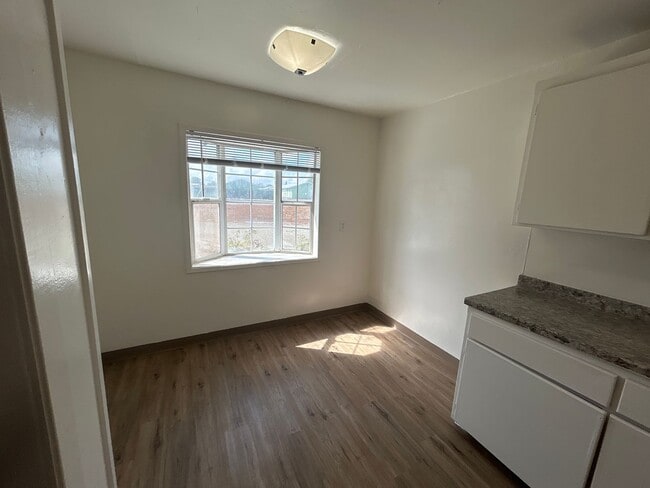 Photo - 2950 Tarmac Rd