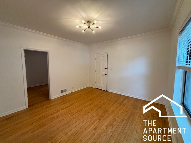 Photo - 3138 W Schubert Ave Unit 1F