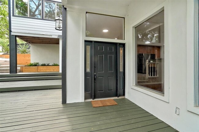 Building Photo - 8804 Mountain Ridge Dr