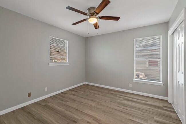 Photo - 3 Pershing Dr