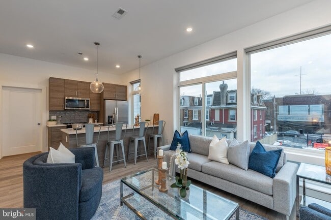 Photo - 5545 Pulaski Ave Unit 410