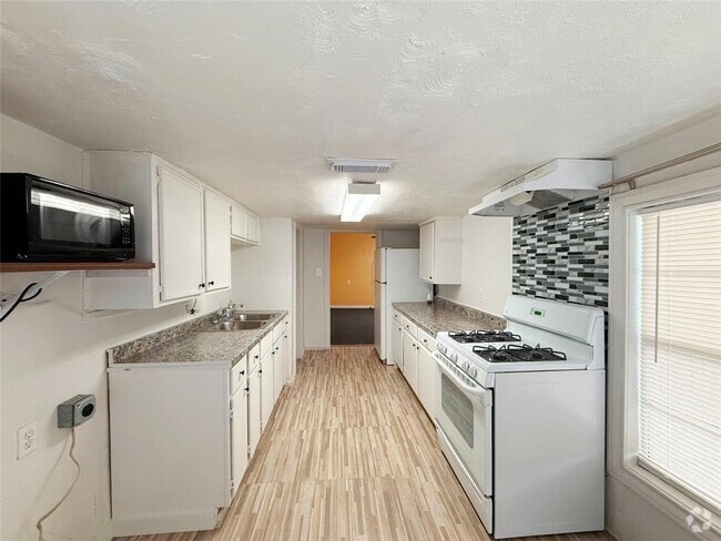 Building Photo - 723-727 W 27th St Rental