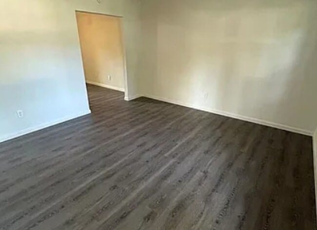 Photo - 733 St Nicholas Dr