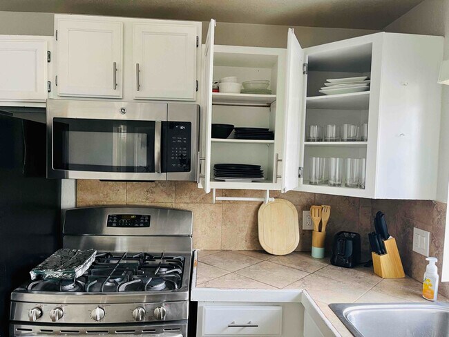 Photo - 546 E Delno Dr