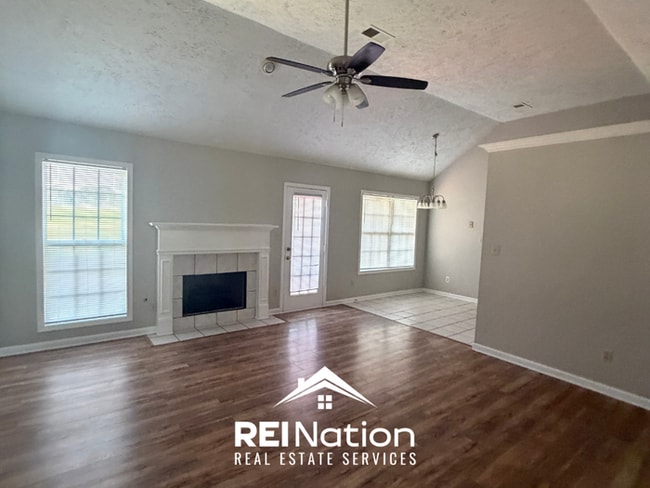 Photo - MUST SEE! 3BR/2BA | Vaulted Ceilings & Fireplace |