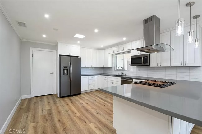 Photo - 835 Magarian Rd